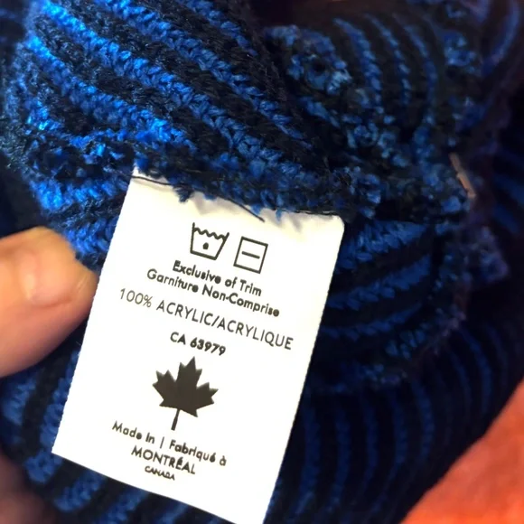 Unisex blue and black contrasting chunky rib knit tuque made in Canada NWT - Picture 6 of 8